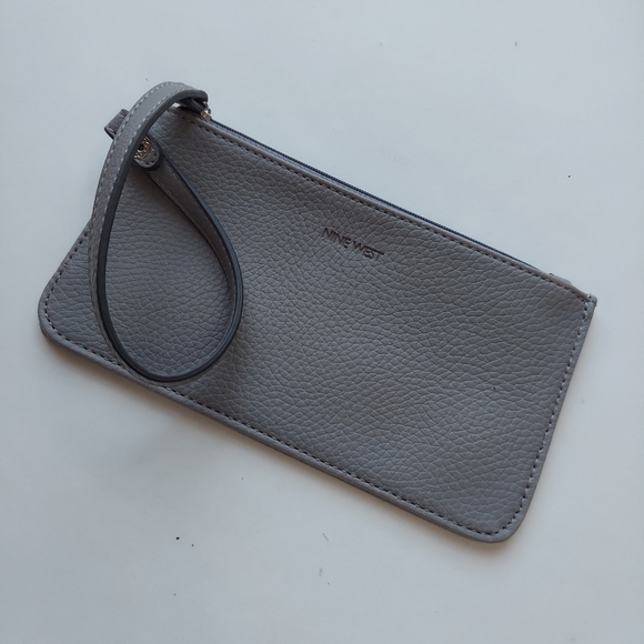 NWOT Nine West Gray Wristlet - Picture 8 of 17